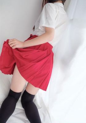《被丈夫的下属推来推去的妻子》_蓝光免费在线播放
